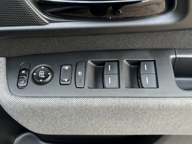 HONDA HONDA E HONDA E 35.5kWh Advance Hatchback 5dr Electric Auto (17in Alloy) (154 ps) 1 FORMER - U10200