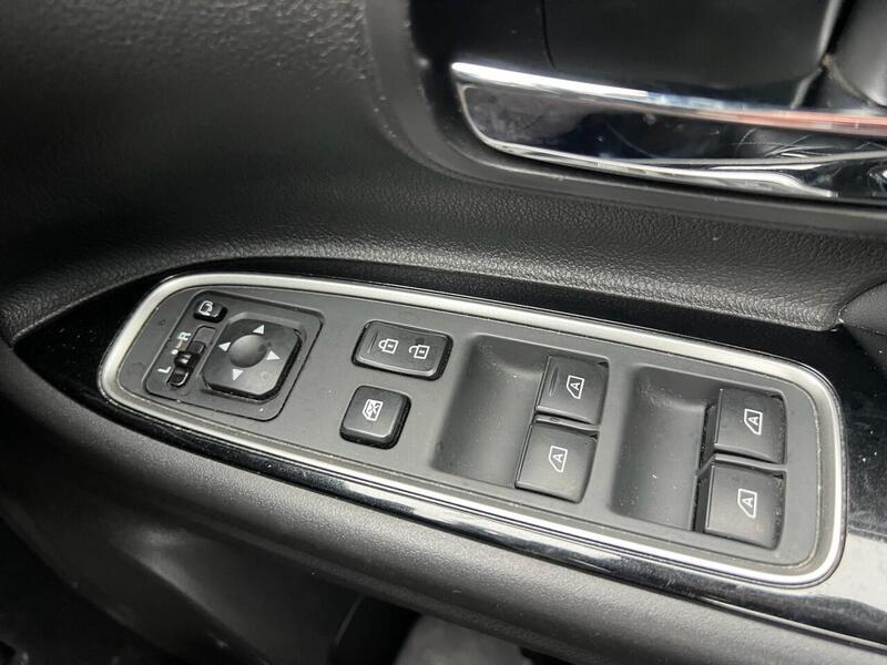 Mitsubishi OUTLANDER OUTLANDER 2.4h TwinMotor 13.8kWh Exceed SUV 5dr Petrol Plug-in Hybrid CVT 4WD Euro 6 (s/s) (224 ps) - U10204