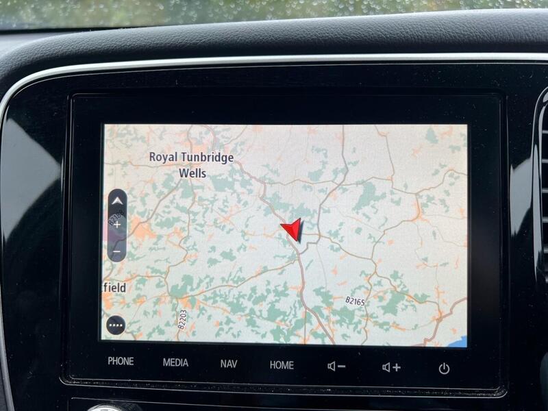 Mitsubishi OUTLANDER OUTLANDER 2.4h TwinMotor 13.8kWh Exceed SUV 5dr Petrol Plug-in Hybrid CVT 4WD Euro 6 (s/s) (224 ps) - U10204