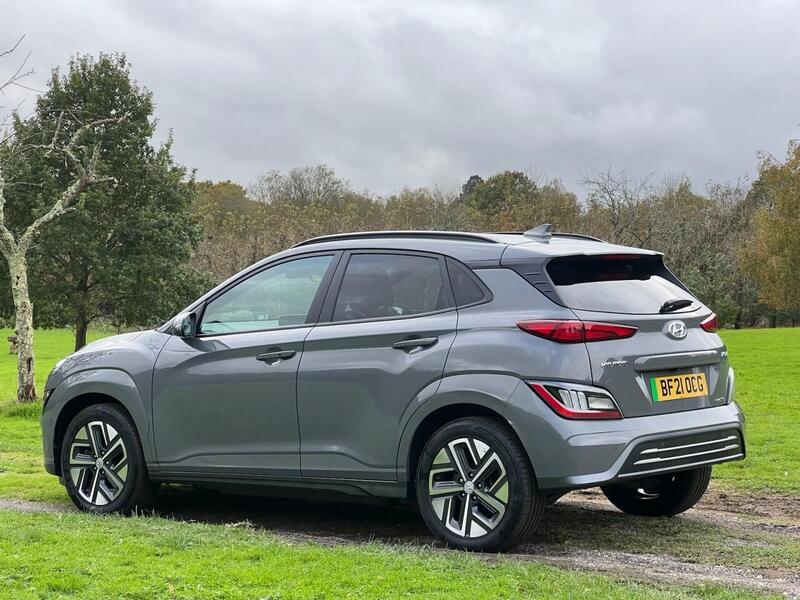 HYUNDAI KONA KONA 64kWh Premium SUV 5dr Electric Auto (10.5kW Charger) (204 ps) 1 OWNER FROM NEW|R/CAM|PRIVACY - U10205