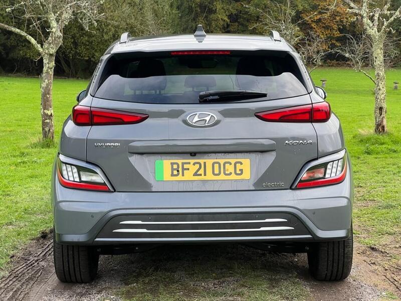 HYUNDAI KONA KONA 64kWh Premium SUV 5dr Electric Auto (10.5kW Charger) (204 ps) 1 OWNER FROM NEW|R/CAM|PRIVACY - U10205