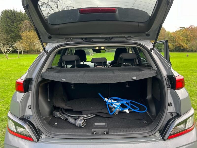 HYUNDAI KONA KONA 64kWh Premium SUV 5dr Electric Auto (10.5kW Charger) (204 ps) 1 OWNER FROM NEW|R/CAM|PRIVACY - U10205