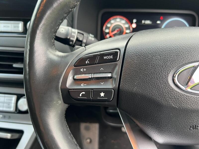 HYUNDAI KONA KONA 64kWh Premium SUV 5dr Electric Auto (10.5kW Charger) (204 ps) 1 OWNER FROM NEW|R/CAM|PRIVACY - U10205