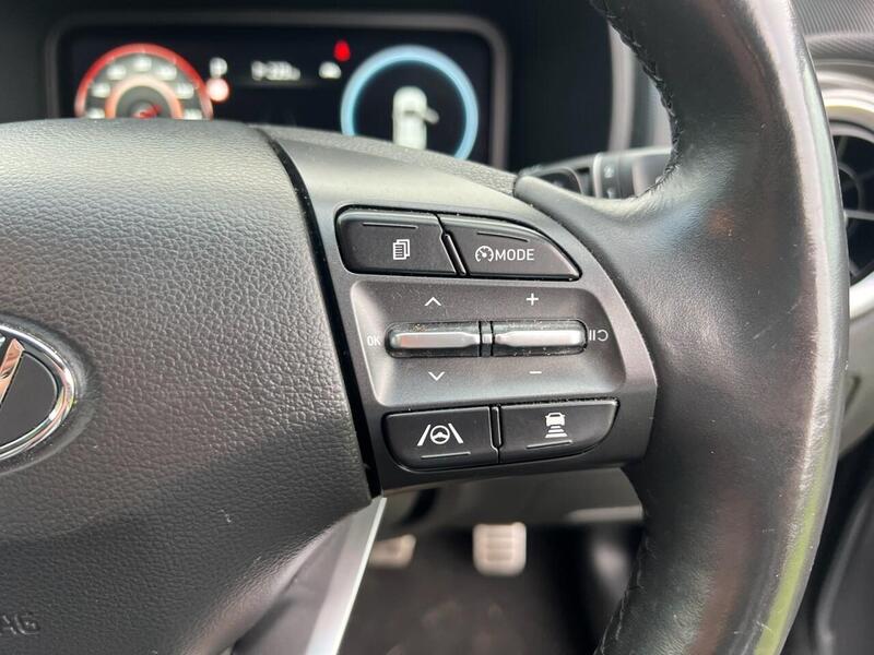 HYUNDAI KONA KONA 64kWh Premium SUV 5dr Electric Auto (10.5kW Charger) (204 ps) 1 OWNER FROM NEW|R/CAM|PRIVACY - U10205