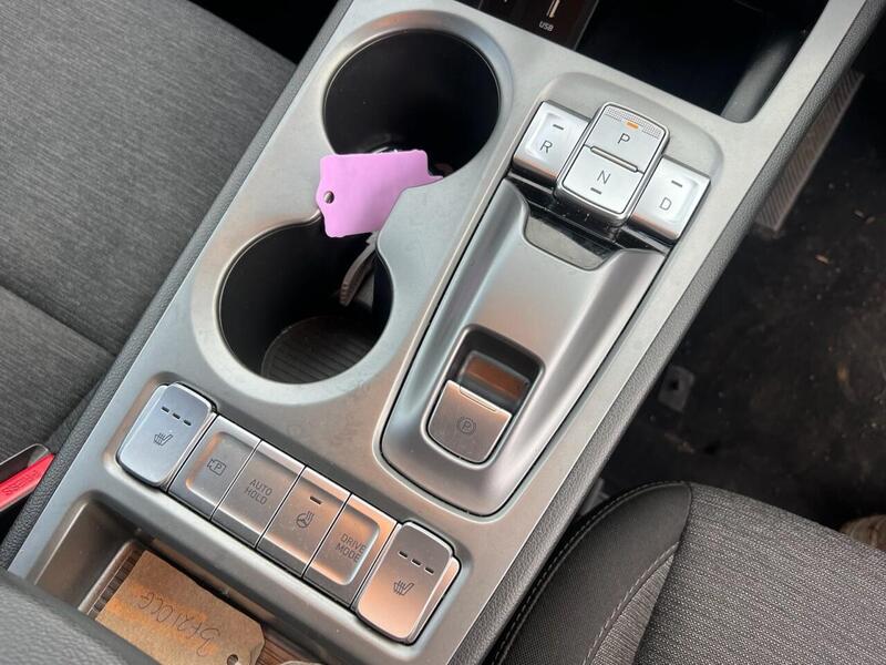 HYUNDAI KONA KONA 64kWh Premium SUV 5dr Electric Auto (10.5kW Charger) (204 ps) 1 OWNER FROM NEW|R/CAM|PRIVACY - U10205