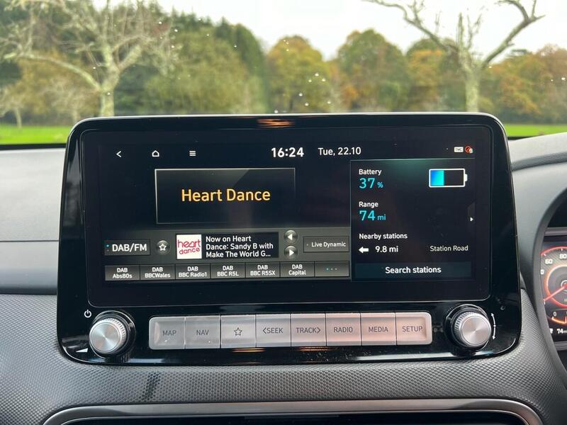 HYUNDAI KONA KONA 64kWh Premium SUV 5dr Electric Auto (10.5kW Charger) (204 ps) 1 OWNER FROM NEW|R/CAM|PRIVACY - U10205