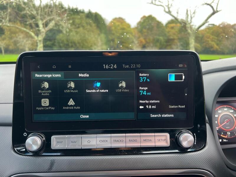 HYUNDAI KONA KONA 64kWh Premium SUV 5dr Electric Auto (10.5kW Charger) (204 ps) 1 OWNER FROM NEW|R/CAM|PRIVACY - U10205
