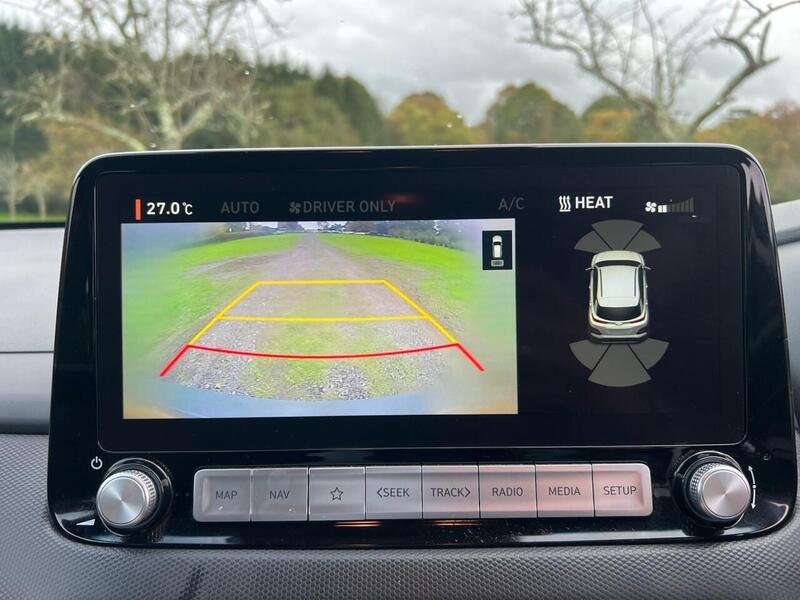 HYUNDAI KONA KONA 64kWh Premium SUV 5dr Electric Auto (10.5kW Charger) (204 ps) 1 OWNER FROM NEW|R/CAM|PRIVACY - U10205