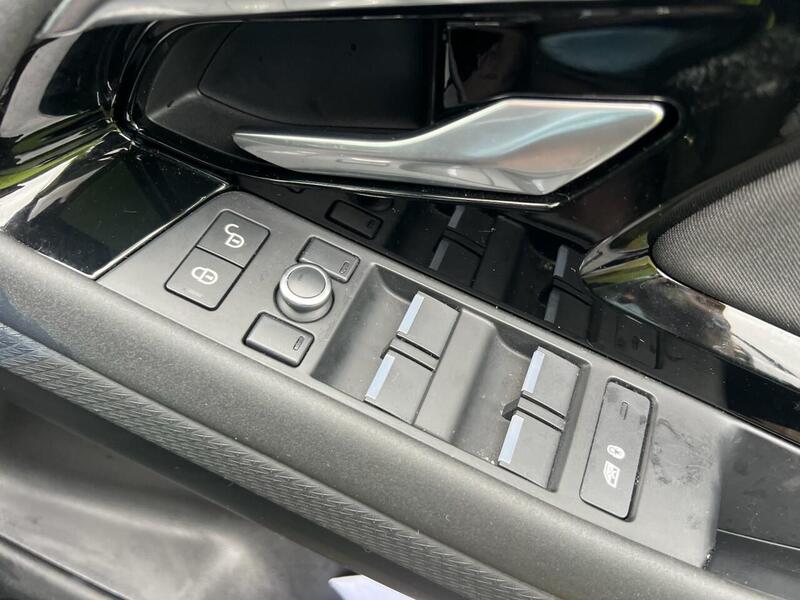 LAND ROVER RANGE ROVER EVOQUE RANGE ROVER EVOQUE 2.0 D150 SUV 5dr Diesel Manual FWD Euro 6 (s/s) (150 ps) - U10211