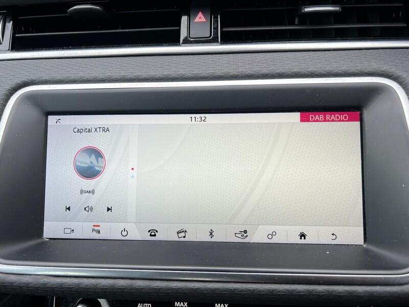 LAND ROVER RANGE ROVER EVOQUE RANGE ROVER EVOQUE 2.0 D150 SUV 5dr Diesel Manual FWD Euro 6 (s/s) (150 ps) - U10212