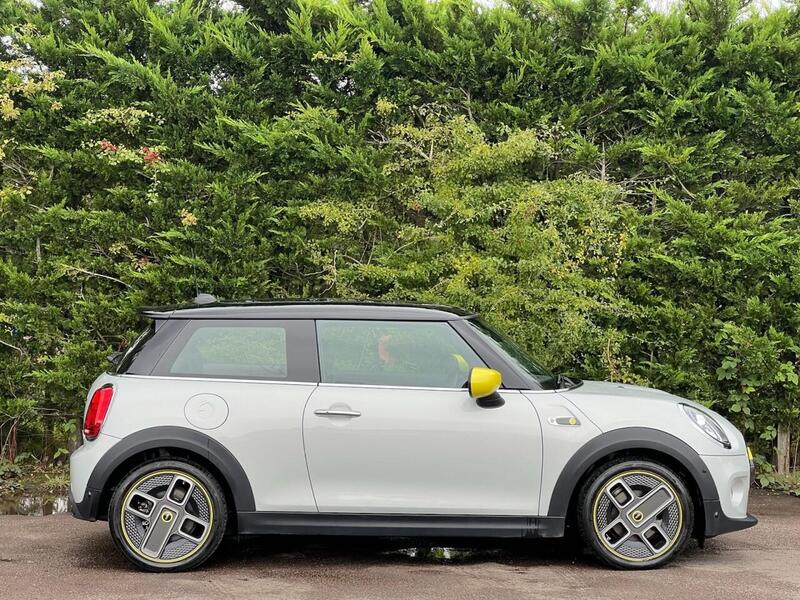 MINI HATCH COOPER HATCH COOPER COOPER S LEVEL 3 3d 181 BHP 1 OWNER FROM NEW|FULL MINI HISTORY - U10221