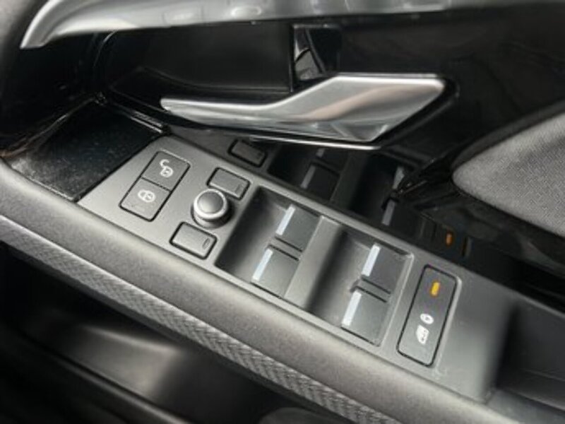 Land Rover RANGE ROVER EVOQUE RANGE ROVER EVOQUE 2.0 STANDARD MHEV 5d 148 BHP 1 OWNER FROM NEW|FULL LR HISTORY - U10238