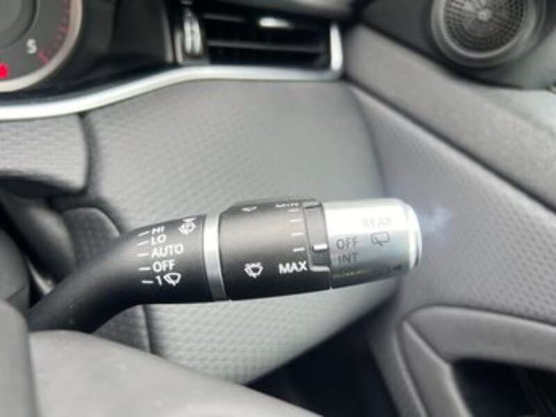 Land Rover RANGE ROVER EVOQUE RANGE ROVER EVOQUE 2.0 STANDARD MHEV 5d 148 BHP 1 OWNER FROM NEW|FULL LR HISTORY - U10238