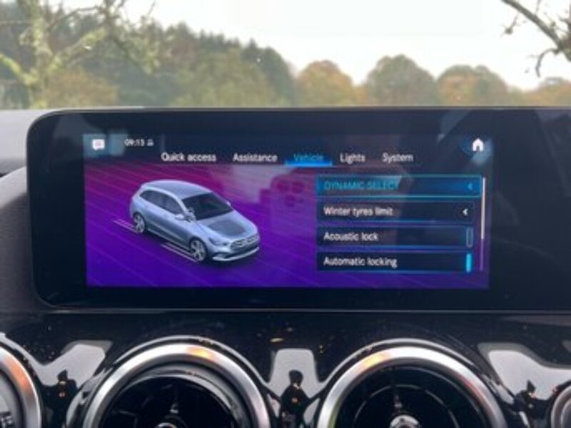 Mercedes-Benz B-CLASS B-CLASS 2.0 B 180 D SPORT EXECUTIVE 5d 114 BHP 1 OWNER FROM NEW|RCAM|H/SEATS|APPLE - U10253