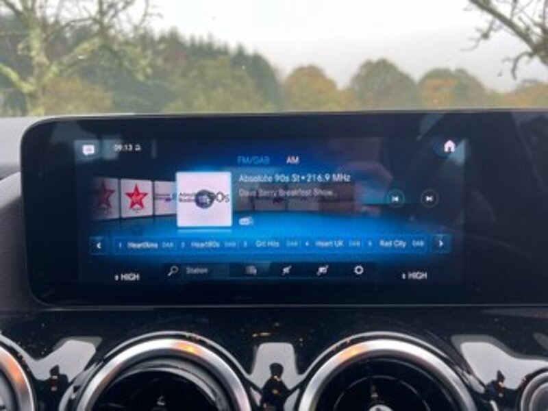 Mercedes-Benz B-CLASS B-CLASS 2.0 B 180 D SPORT EXECUTIVE 5d 114 BHP 1 OWNER FROM NEW|RCAM|H/SEATS|APPLE - U10253