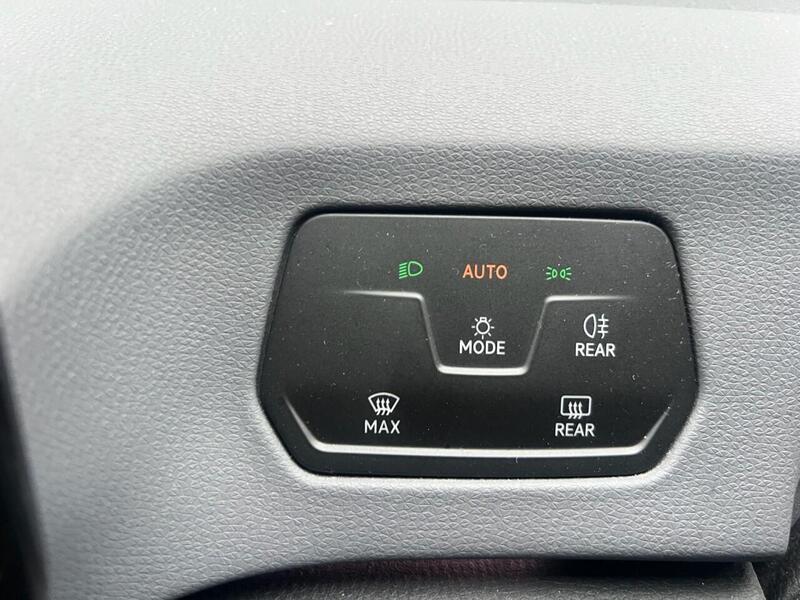 VOLKSWAGEN ID3 ID3 LIFE 5d 202 BHP 1 OWNER FROM NEW|VAT QUALIFYING - U10270