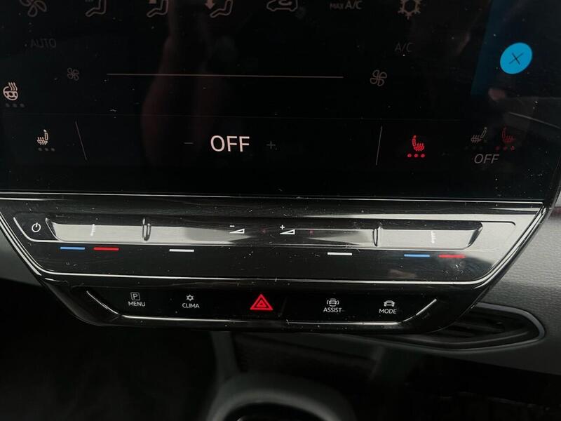 VOLKSWAGEN ID3 ID3 LIFE 5d 202 BHP 1 OWNER FROM NEW|VAT QUALIFYING - U10270