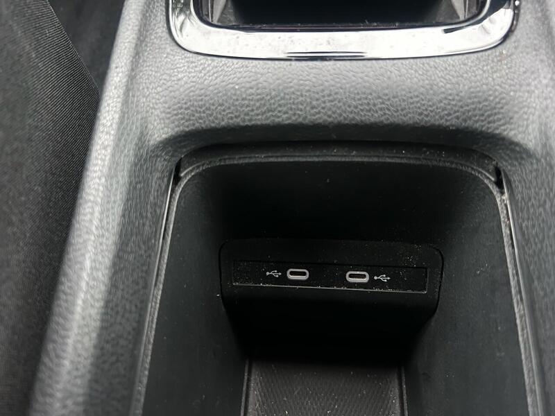 VOLKSWAGEN ID3 ID3 LIFE 5d 202 BHP 1 OWNER FROM NEW|VAT QUALIFYING - U10270