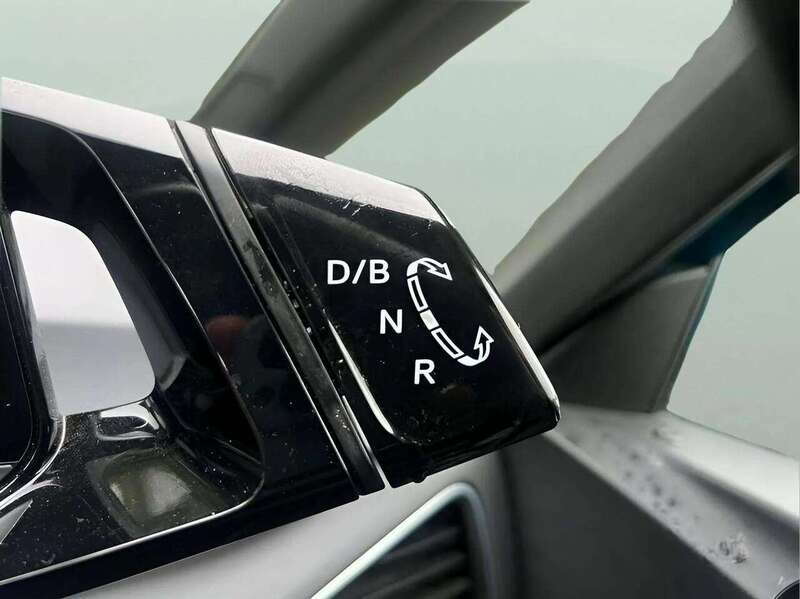 VOLKSWAGEN ID3 ID3 LIFE 5d 202 BHP 1 OWNER FROM NEW|VAT QUALIFYING - U10270