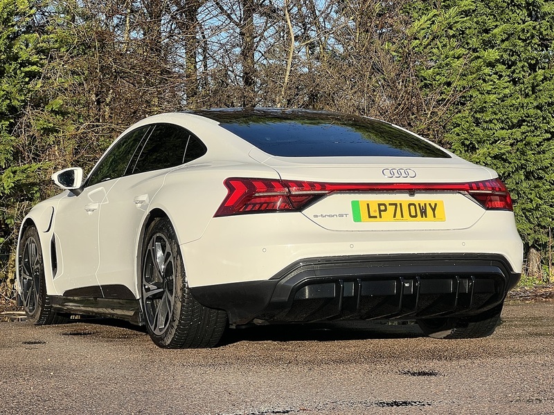 AUDI E-TRON GT E-TRON GT QUATTRO BASE 4d 523 BHP 1 OWNER FROM NEW|VAT QUALIFYING - U10284