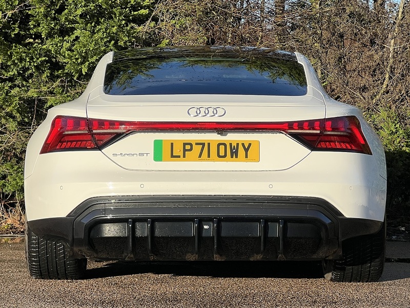 AUDI E-TRON GT E-TRON GT QUATTRO BASE 4d 523 BHP 1 OWNER FROM NEW|VAT QUALIFYING - U10284