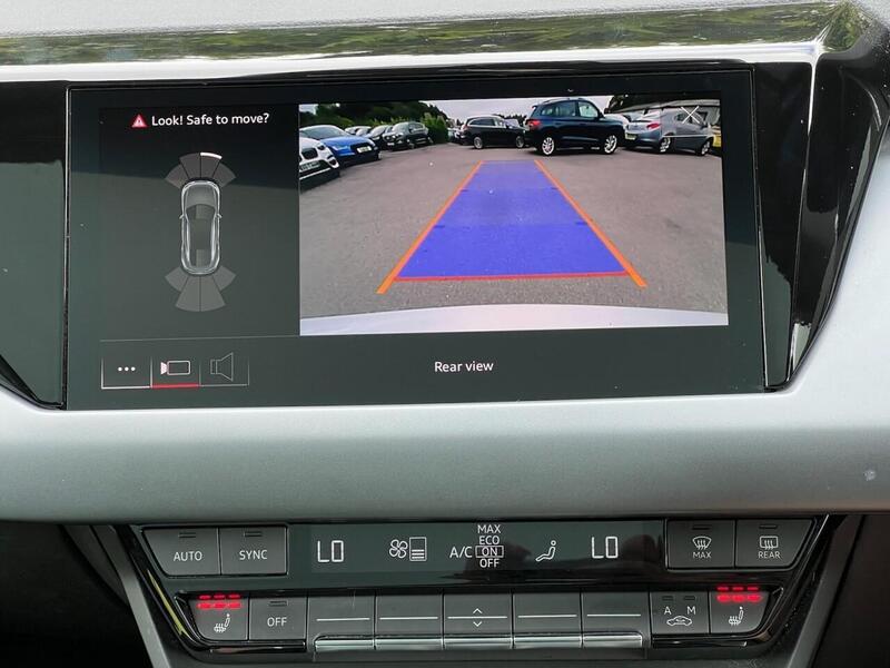 AUDI E-TRON GT E-TRON GT QUATTRO BASE 4d 523 BHP 1 OWNER FROM NEW|VAT QUALIFYING - U10284