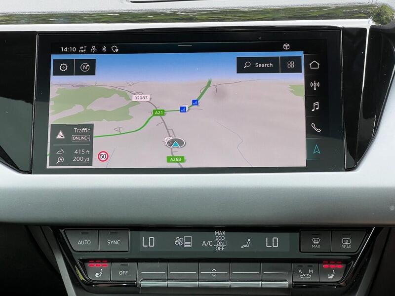 AUDI E-TRON GT E-TRON GT QUATTRO BASE 4d 523 BHP 1 OWNER FROM NEW|VAT QUALIFYING - U10284