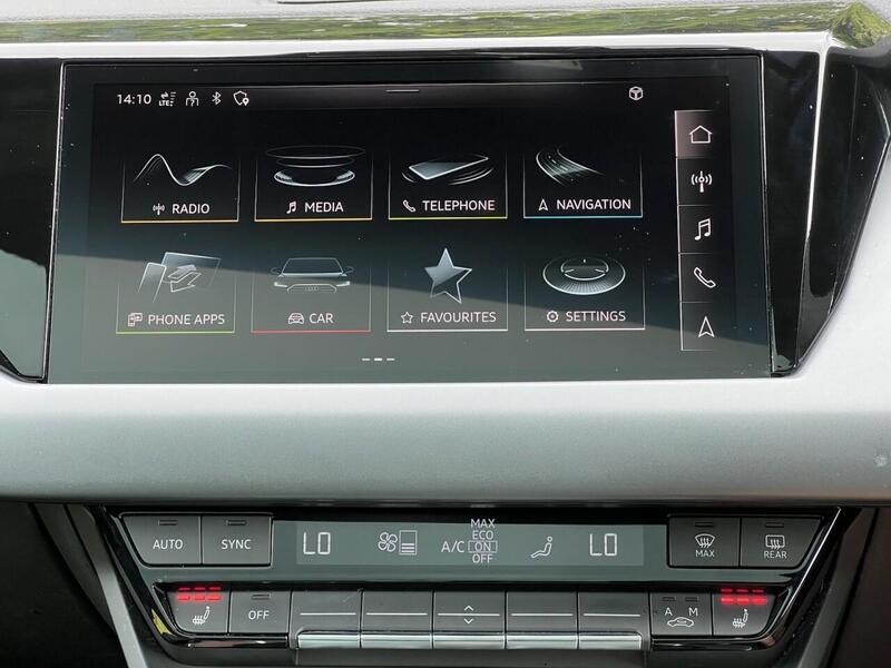 AUDI E-TRON GT E-TRON GT QUATTRO BASE 4d 523 BHP 1 OWNER FROM NEW|VAT QUALIFYING - U10284