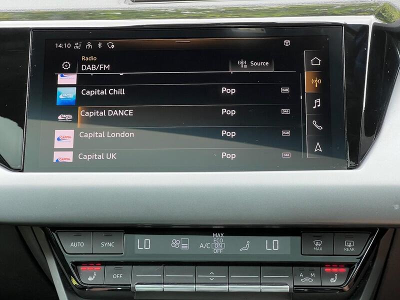 AUDI E-TRON GT E-TRON GT QUATTRO BASE 4d 523 BHP 1 OWNER FROM NEW|VAT QUALIFYING - U10284