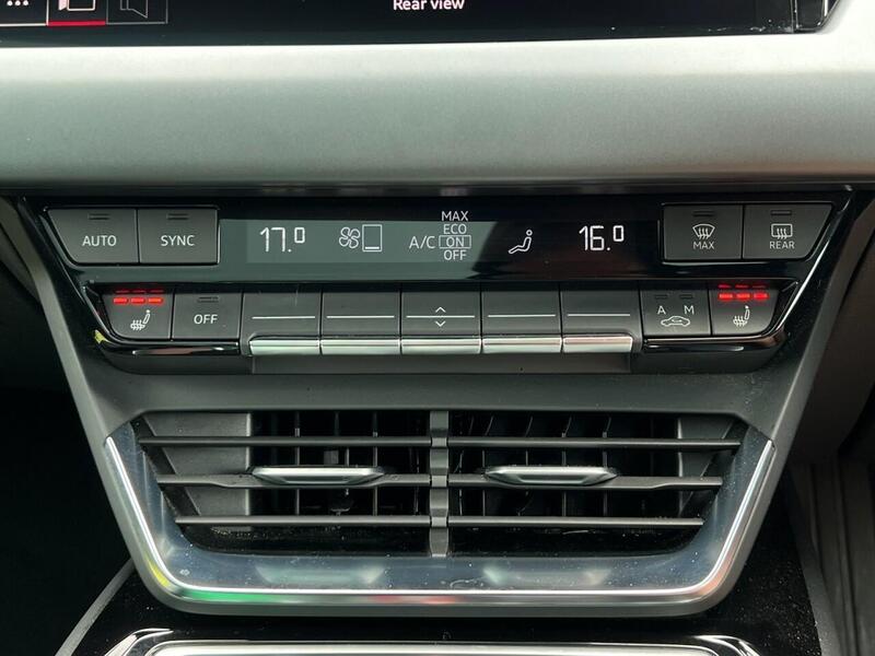 AUDI E-TRON GT E-TRON GT QUATTRO BASE 4d 523 BHP 1 OWNER FROM NEW|VAT QUALIFYING - U10284