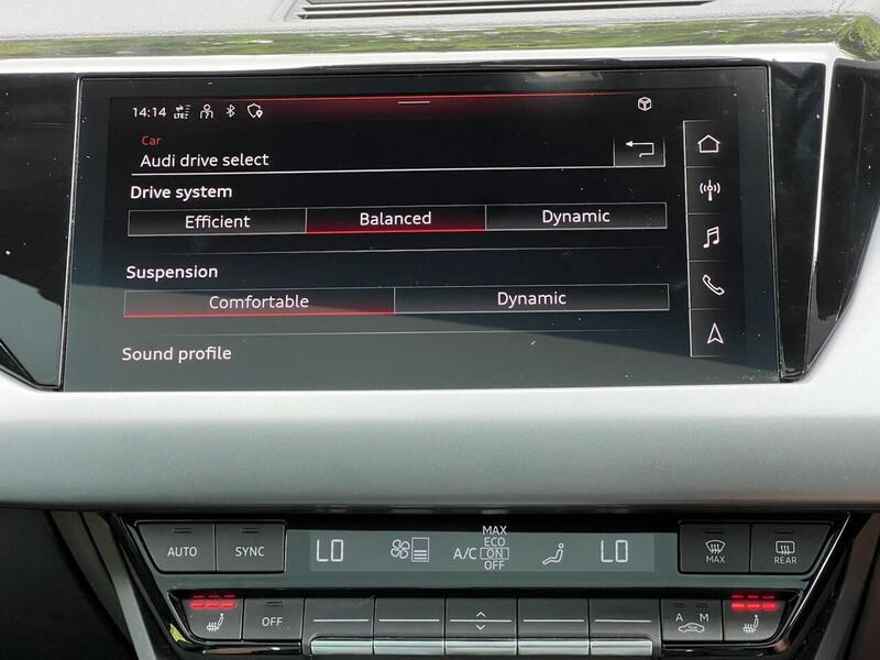 AUDI E-TRON GT E-TRON GT QUATTRO BASE 4d 523 BHP 1 OWNER FROM NEW|VAT QUALIFYING - U10284