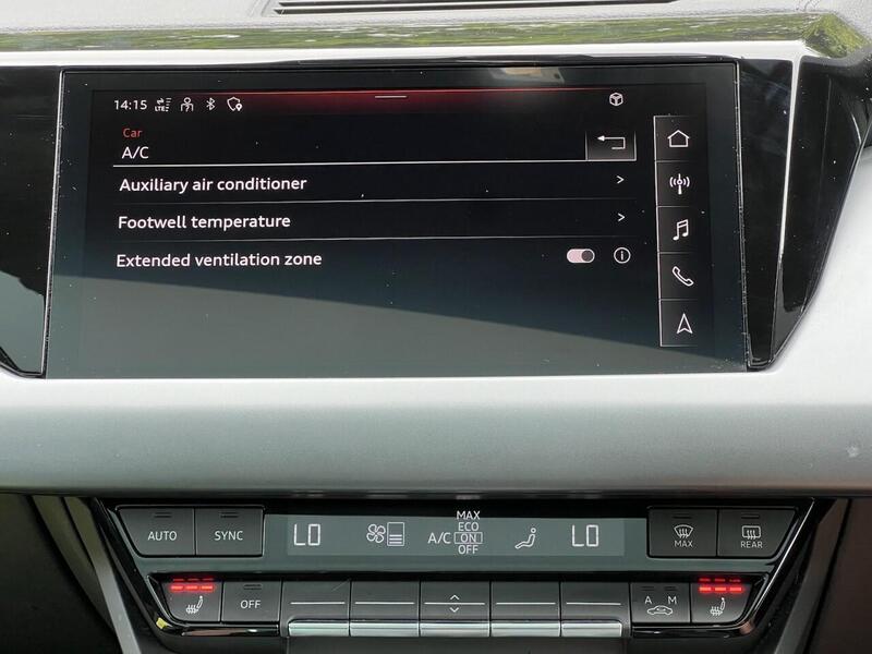 AUDI E-TRON GT E-TRON GT QUATTRO BASE 4d 523 BHP 1 OWNER FROM NEW|VAT QUALIFYING - U10284