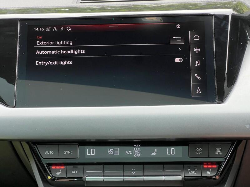 AUDI E-TRON GT E-TRON GT QUATTRO BASE 4d 523 BHP 1 OWNER FROM NEW|VAT QUALIFYING - U10284