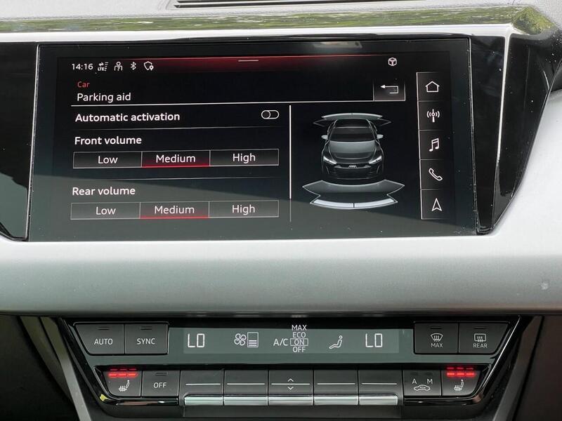 AUDI E-TRON GT E-TRON GT QUATTRO BASE 4d 523 BHP 1 OWNER FROM NEW|VAT QUALIFYING - U10284