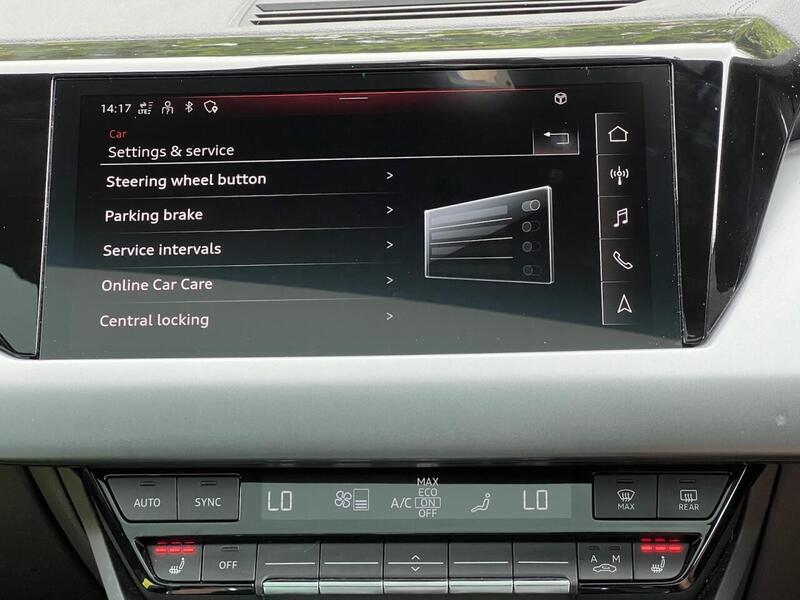 AUDI E-TRON GT E-TRON GT QUATTRO BASE 4d 523 BHP 1 OWNER FROM NEW|VAT QUALIFYING - U10284