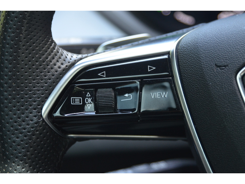 AUDI E-TRON GT E-TRON GT QUATTRO BASE 4d 523 BHP 1 OWNER FROM NEW|VAT QUALIFYING - U10284