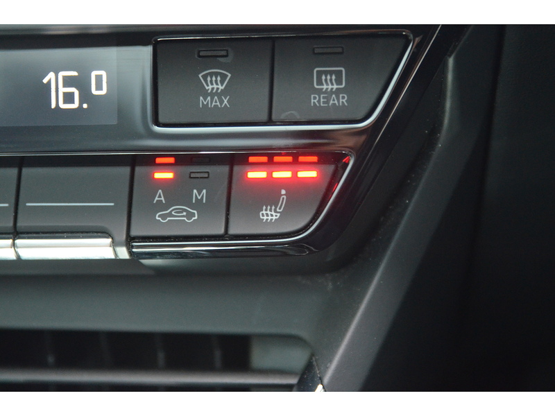 AUDI E-TRON GT E-TRON GT QUATTRO BASE 4d 523 BHP 1 OWNER FROM NEW|VAT QUALIFYING - U10284