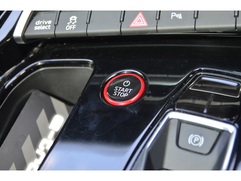 AUDI E-TRON GT E-TRON GT QUATTRO BASE 4d 523 BHP 1 OWNER FROM NEW|VAT QUALIFYING - U10284