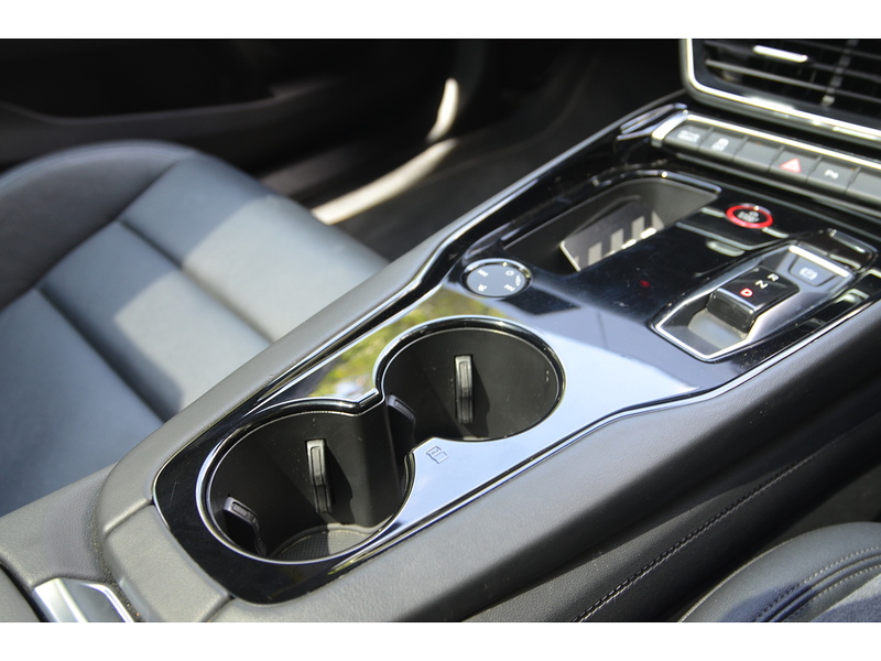 AUDI E-TRON GT E-TRON GT QUATTRO BASE 4d 523 BHP 1 OWNER FROM NEW|VAT QUALIFYING - U10284