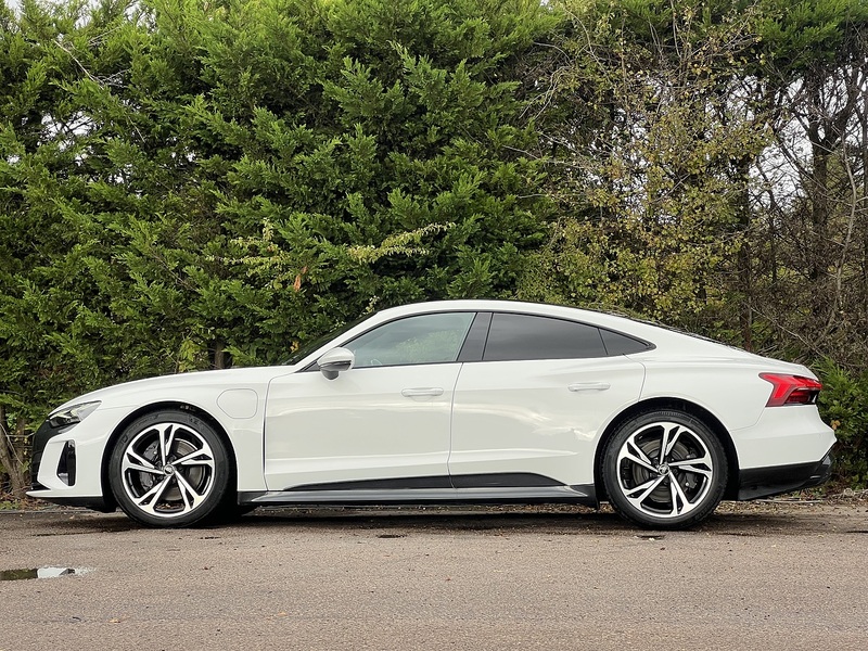 AUDI E-TRON GT E-TRON GT QUATTRO BASE 4d 523 BHP 1 OWNER FROM NEW|VAT QUALIFYING - U10284