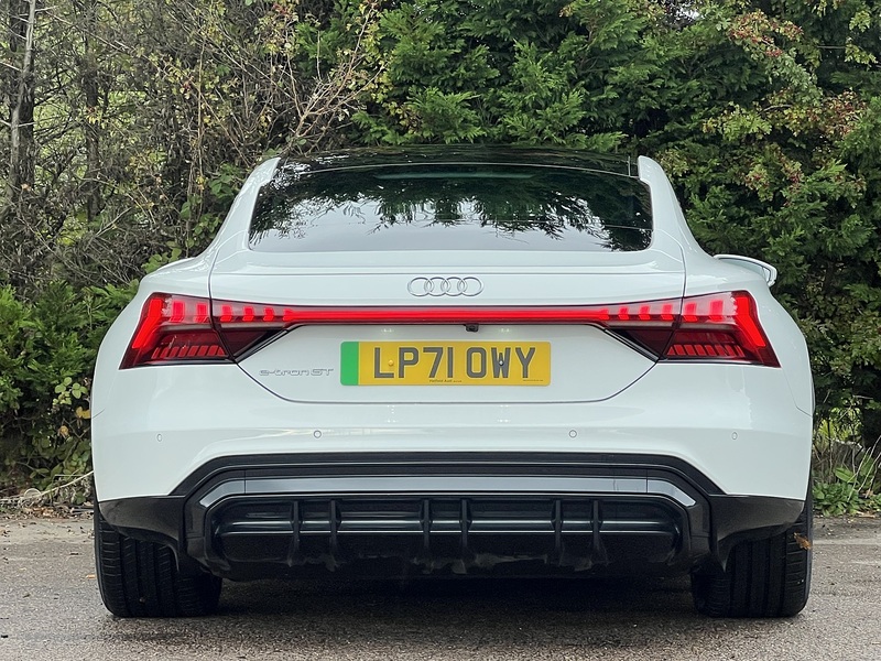 AUDI E-TRON GT E-TRON GT QUATTRO BASE 4d 523 BHP 1 OWNER FROM NEW|VAT QUALIFYING - U10284