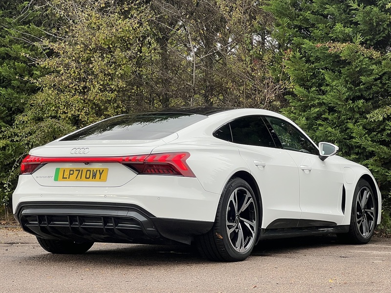 AUDI E-TRON GT E-TRON GT QUATTRO BASE 4d 523 BHP 1 OWNER FROM NEW|VAT QUALIFYING - U10284