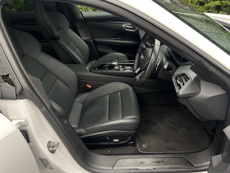 AUDI E-TRON GT E-TRON GT QUATTRO BASE 4d 523 BHP 1 OWNER FROM NEW|VAT QUALIFYING - U10284