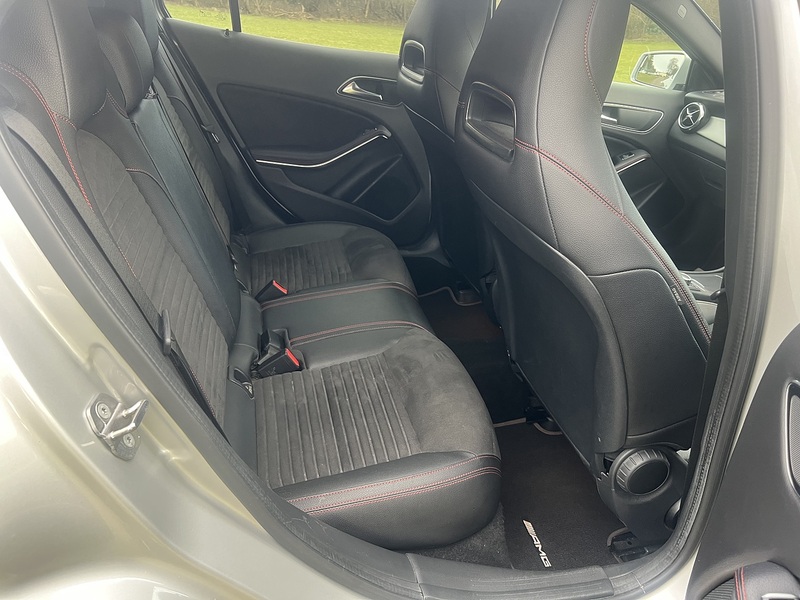 MERCEDES-BENZ GLA-CLASS GLA-CLASS 2.1 GLA 220 D 4MATIC AMG LINE 5d 174 BHP SERVICE HISTORY|R/CAM|PRIVACY|19'S - U10289