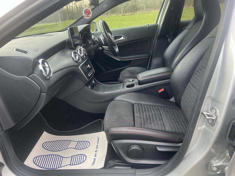 MERCEDES-BENZ GLA-CLASS GLA-CLASS 2.1 GLA 220 D 4MATIC AMG LINE 5d 174 BHP SERVICE HISTORY|R/CAM|PRIVACY|19'S - U10289