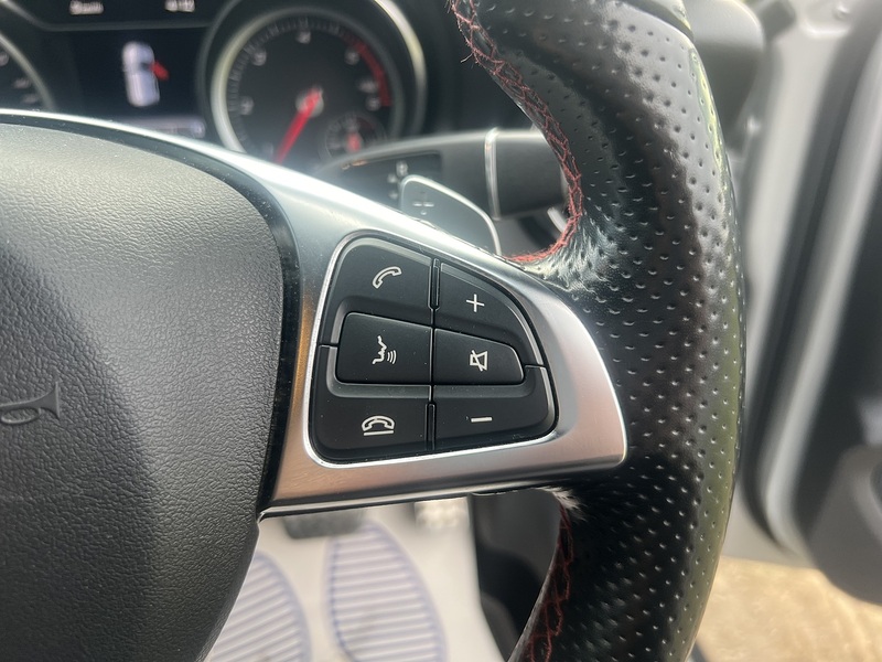 MERCEDES-BENZ GLA-CLASS GLA-CLASS 2.1 GLA 220 D 4MATIC AMG LINE 5d 174 BHP SERVICE HISTORY|R/CAM|PRIVACY|19'S - U10289