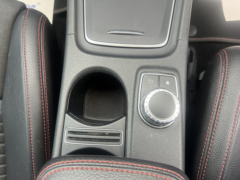 MERCEDES-BENZ GLA-CLASS GLA-CLASS 2.1 GLA 220 D 4MATIC AMG LINE 5d 174 BHP SERVICE HISTORY|R/CAM|PRIVACY|19'S - U10289