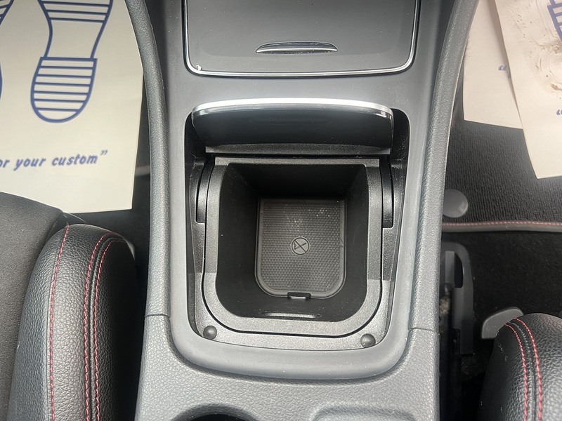 MERCEDES-BENZ GLA-CLASS GLA-CLASS 2.1 GLA 220 D 4MATIC AMG LINE 5d 174 BHP SERVICE HISTORY|R/CAM|PRIVACY|19'S - U10289