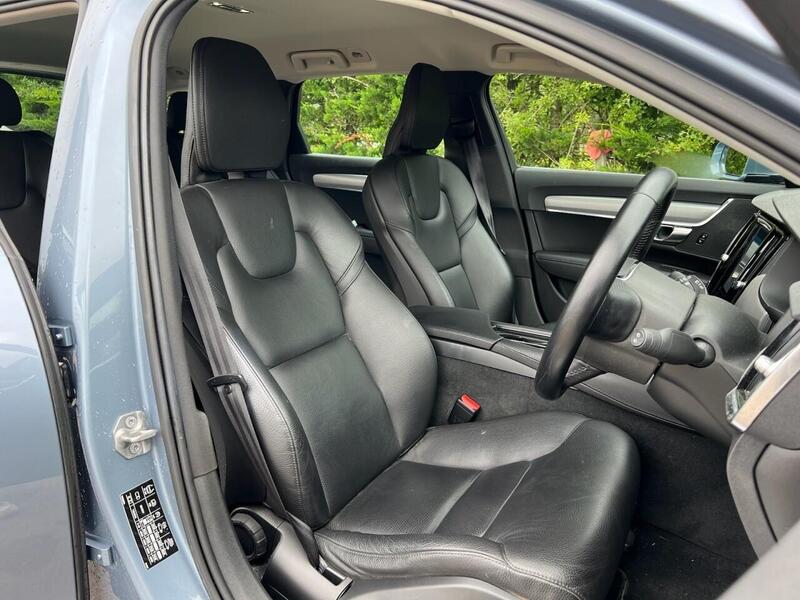 VOLVO V90 V90 2.0 D4 MOMENTUM 5d 188 BHP 1 FORMER KEEPER|PARK DISTANCE F/R - U10292