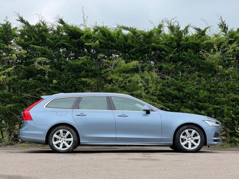 VOLVO V90 V90 2.0 D4 MOMENTUM 5d 188 BHP 1 FORMER KEEPER|PARK DISTANCE F/R - U10292